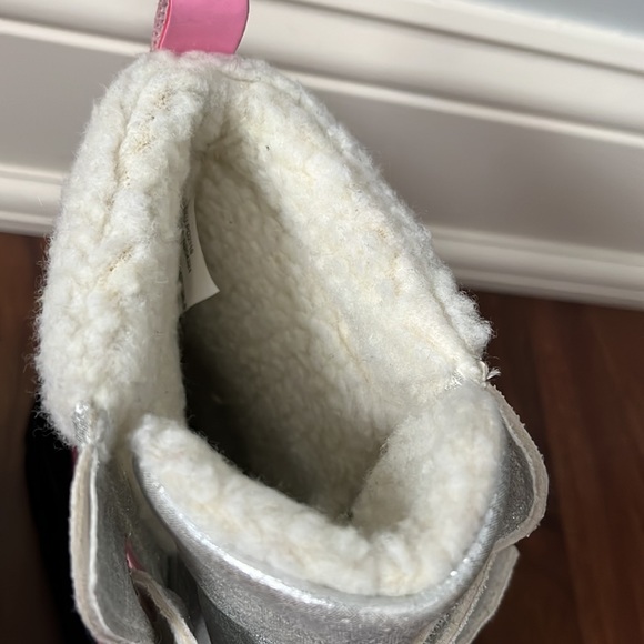 RuggedBear Sherpa Like Insulated Girls Winter Boots Size 4-5 - Picture 3 of 4